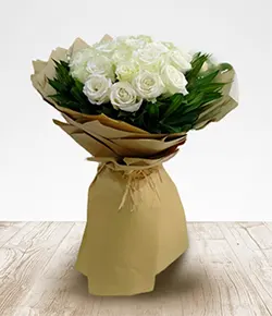 12 WHITE ROSE WITH GREEN LEAFS