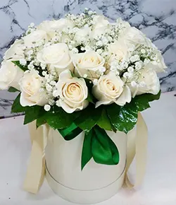 20 REFINED WHITE ROSES WITH FL...